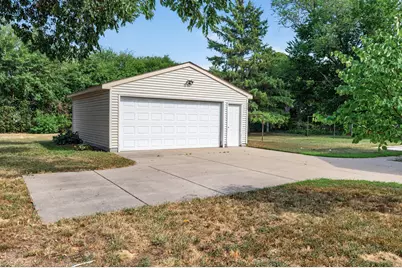 5830 Bryant Avenue N, Brooklyn Center, MN 55430 - Photo 32