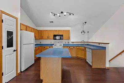 7559 Derby Lane, Shakopee, MN 55379 - Photo 4