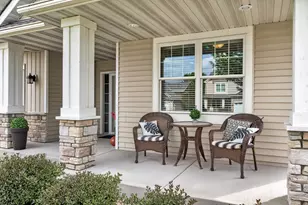 677 Lake Ridge Dr, Woodbury, MN 55129 - Photo 4