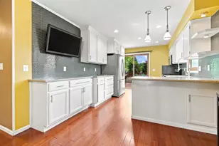 2375 Helena Rd N, Oakdale, MN 55128 - Photo 14