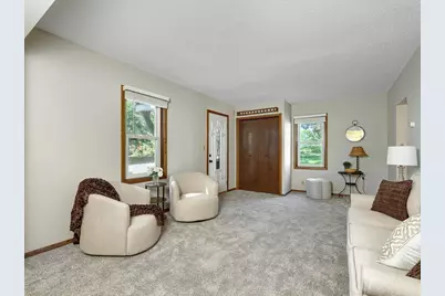 417 S Elm Street, Waconia, MN 55387 - Photo 4