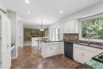10141 Laurel Drive, Eden Prairie, MN 55347 - Photo 12