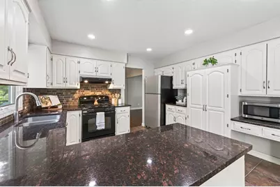 10141 Laurel Drive, Eden Prairie, MN 55347 - Photo 10
