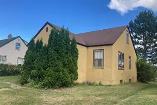 626 1st St, Nashwauk, MN 55769 - Photo 2