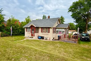 514 State St E, Cannon Falls, MN 55009 - Photo 2