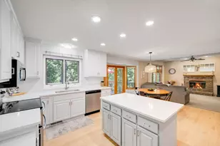 3757 Bayberry Ln, Eagan, MN 55123 - Photo 4