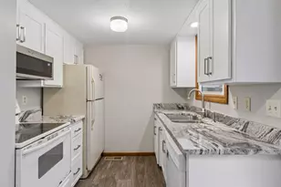 245 Glenmoor Ln, Long Lake, MN 55356 - Photo 10