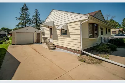 1805 5th Avenue NW, Austin, MN 55912 - Photo 6