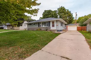1412 14th Ave NE, Rochester, MN 55906 - Photo 2