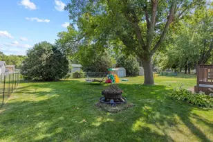 807 Hackberry Dr, Marshall, MN 56258 - Photo 6