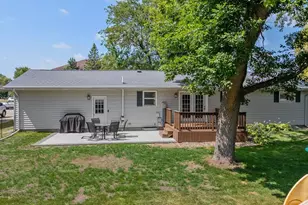 807 Hackberry Dr, Marshall, MN 56258 - Photo 4
