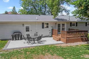 807 Hackberry Dr, Marshall, MN 56258 - Photo 2