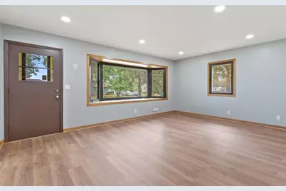 5725 Northport Drive, Brooklyn Center, MN 55429 - Photo 6