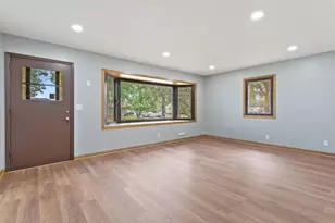 5725 Northport Dr, Brooklyn Center, MN 55429 - Photo 6