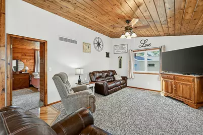 813 3rd Avenue SE, Stewartville, MN 55976 - Photo 12