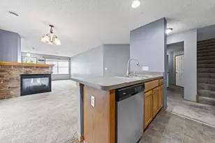 10856 Kingsfield Ln, Woodbury, MN 55129 - Photo 18