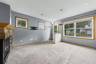 10856 Kingsfield Ln, Woodbury, MN 55129 - Photo 8