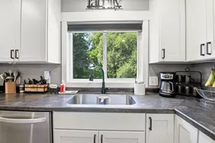 2750 Fairway Dr NE, Willmar, MN 56201 - Photo 8