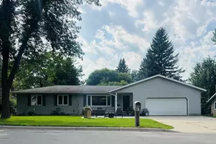 2750 Fairway Dr NE, Willmar, MN 56201 - Photo 1
