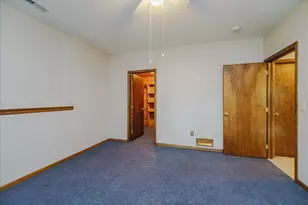 1060 Dennis St S, Maplewood, MN 55119 - Photo 52
