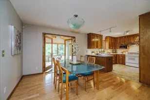 1060 Dennis St S, Maplewood, MN 55119 - Photo 6