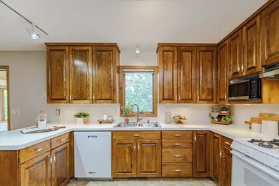 1060 Dennis Street S, Maplewood, MN 55119 - Photo 8