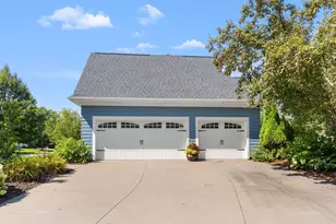 10930 Bent Water Ln, Woodbury, MN 55129 - Photo 108