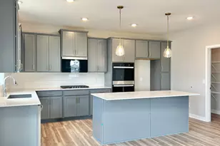 2095 Kestrel Dr, Shakopee, MN 55379 - Photo 4