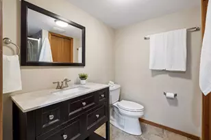 2400 W 110th St, Bloomington, MN 55431 - Photo 26