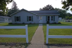 311 Roosevelt St SW, Staples, MN 56479 - Photo 2