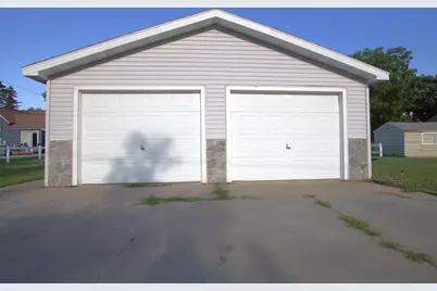 311 Roosevelt Street SW, Staples, MN 56479 - Photo 16