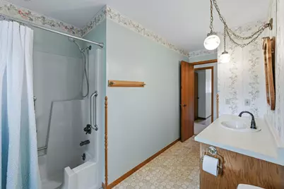 442 S Sunnyside Drive, Caledonia, MN 55921 - Photo 12
