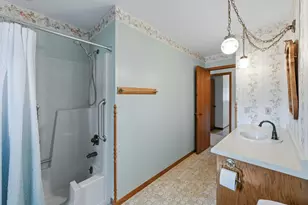 442 S Sunnyside Dr, Caledonia, MN 55921 - Photo 12