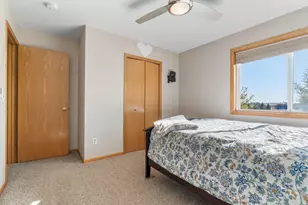 4052 Blakewood Dr, Shakopee, MN 55379 - Photo 16