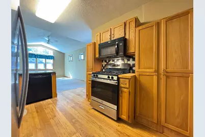 830 Sandhurst Drive W, Roseville, MN 55113 - Photo 14