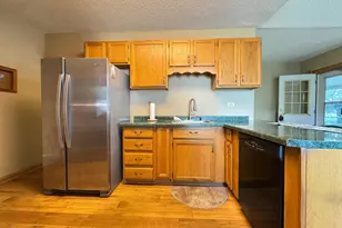 830 Sandhurst Dr W, Roseville, MN 55113 - Photo 12