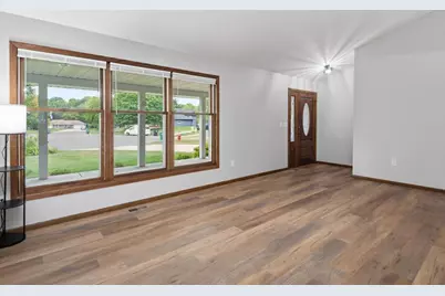 11826 Larabee Circle NE, Albertville, MN 55301 - Photo 4