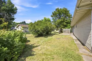2101 20th St S, Moorhead, MN 56560 - Photo 32