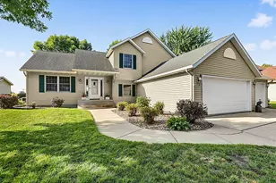 1418 8th Ave SW, Hutchinson, MN 55350 - Photo 1