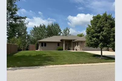 820 Willow Drive, Hutchinson, MN 55350 - Photo 2