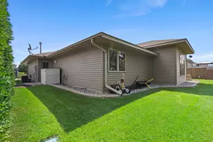 820 Willow Dr, Hutchinson, MN 55350 - Photo 70