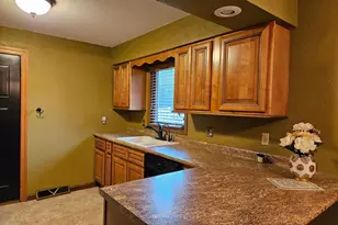 904 Willmar Ave SE, Willmar, MN 56201 - Photo 6