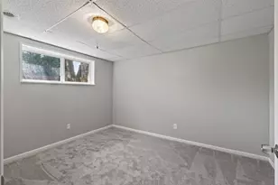 5815 Lake Curve Ln, Brooklyn Center, MN 55429 - Photo 14