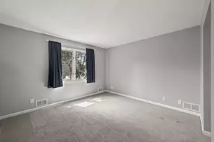 5815 Lake Curve Ln, Brooklyn Center, MN 55429 - Photo 20
