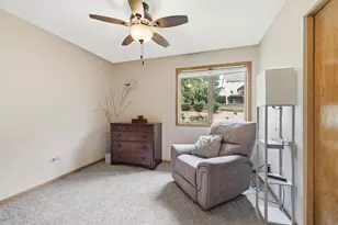 1123 Ridge Bluff Dr, Chaska, MN 55318 - Photo 18