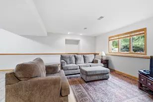 1123 Ridge Bluff Dr, Chaska, MN 55318 - Photo 22