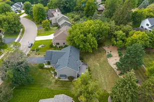 1123 Ridge Bluff Dr, Chaska, MN 55318 - Photo 46