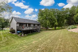 1123 Ridge Bluff Dr, Chaska, MN 55318 - Photo 48