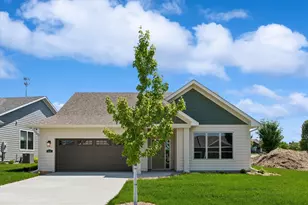 2015 Erie Dr, Northfield, MN 55057 - Photo 2
