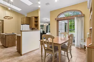 1724 Donegal Dr, Woodbury, MN 55125 - Photo 16